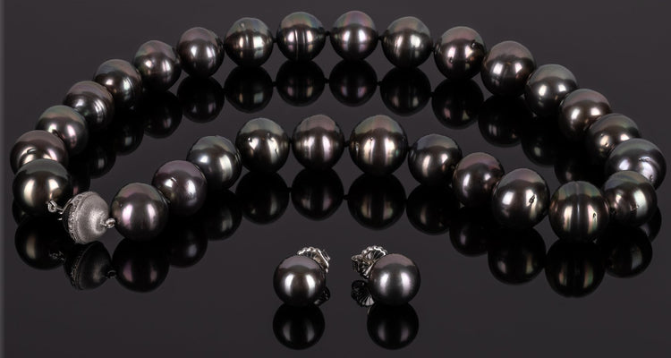 Pearls: Birthstone for June