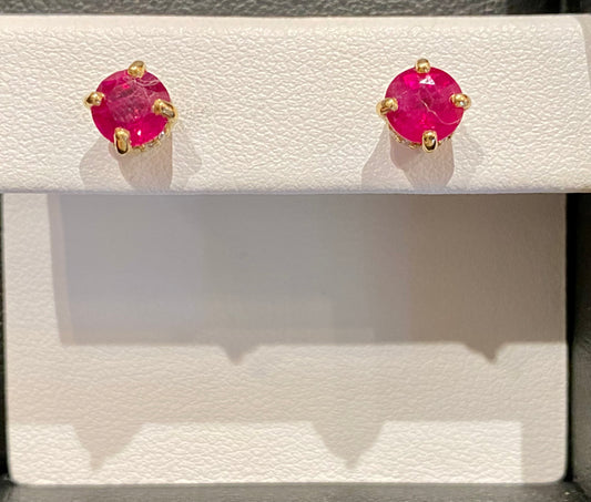 18KY RUBY STUDS WITH ACCENTS