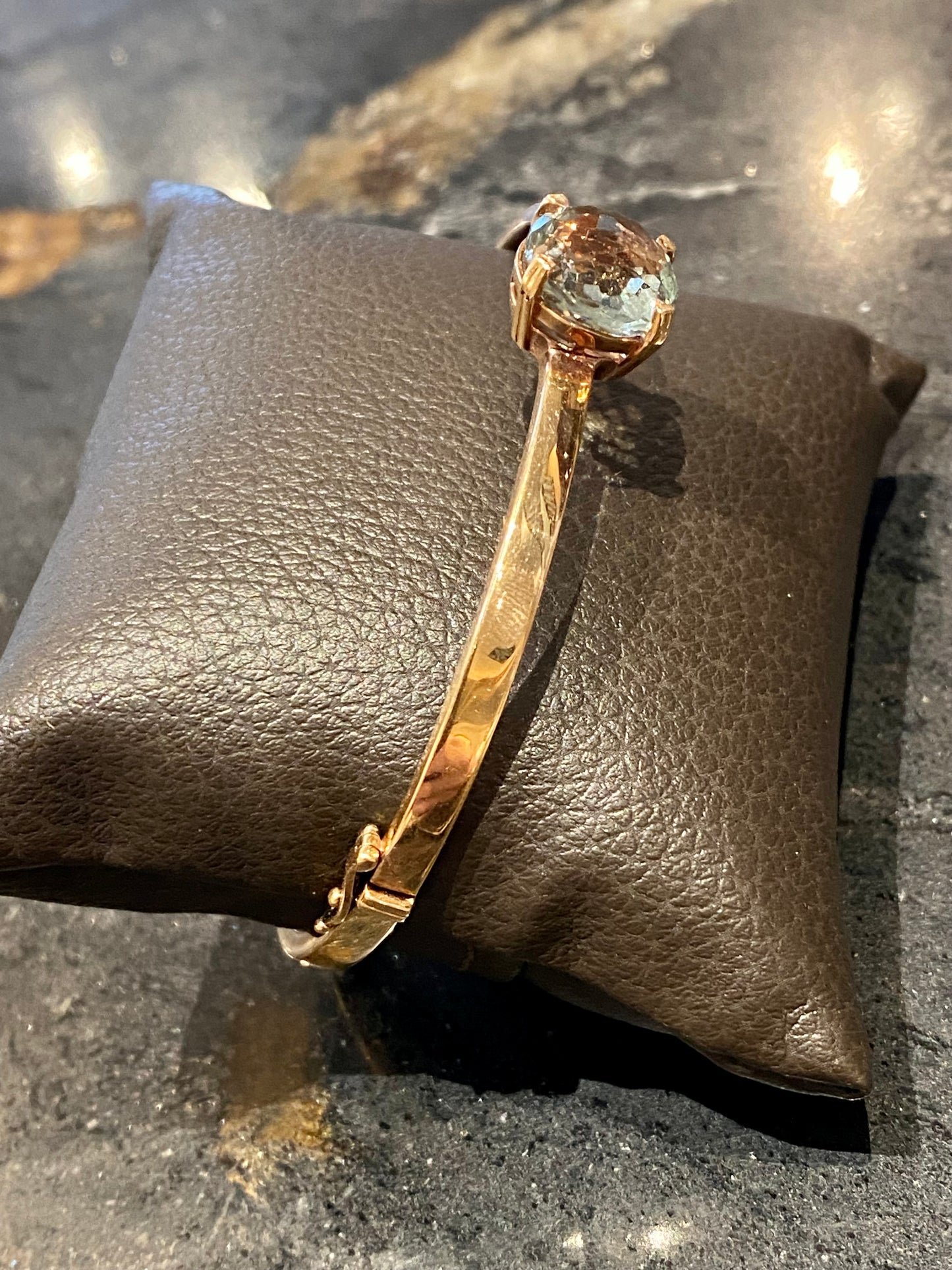 18k Prestolite Bangle
