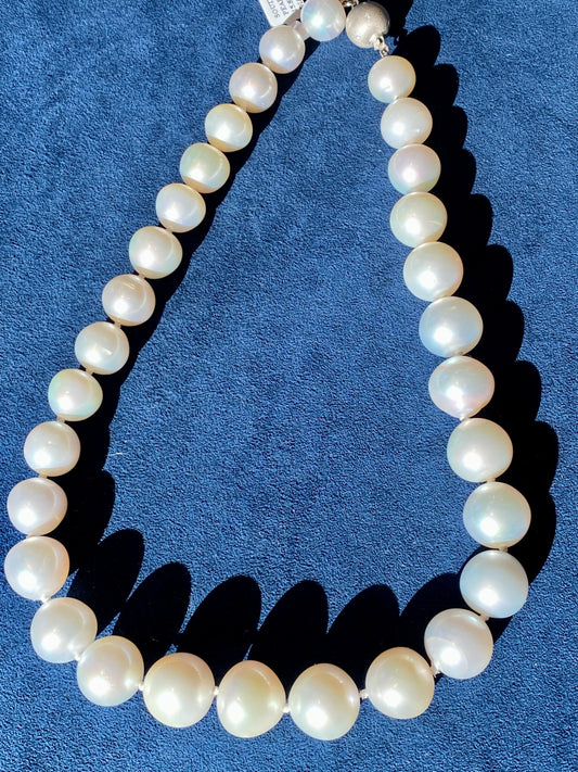 White South Sea Cultured Pearl Necklace
