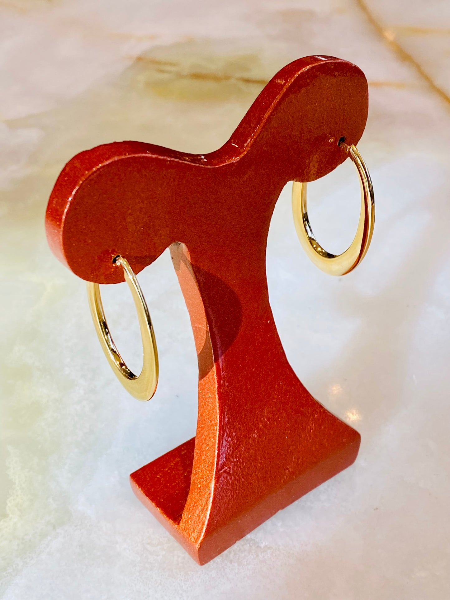 18KY OVAL FLAT HOOPS