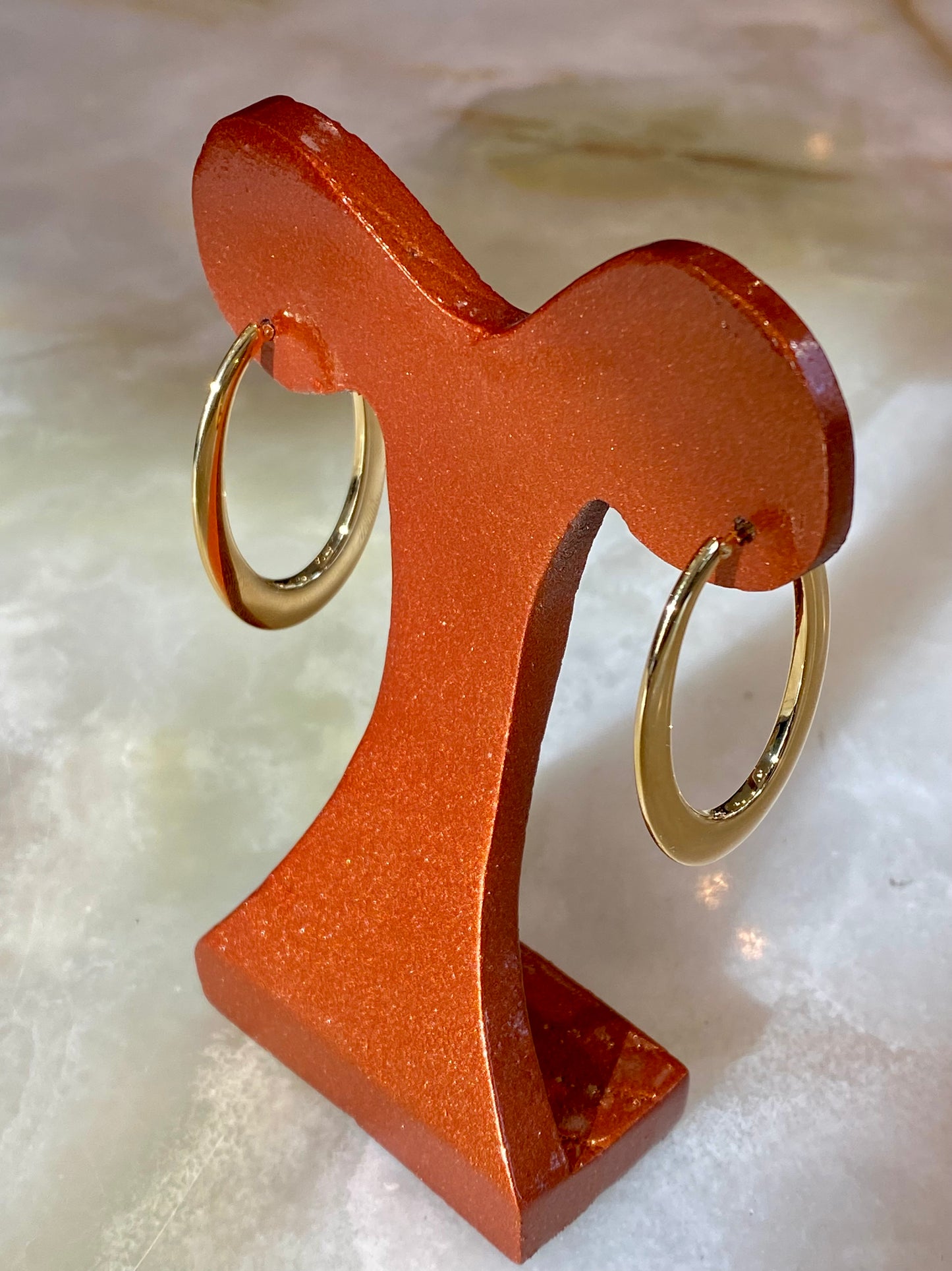 18KY OVAL FLAT HOOPS