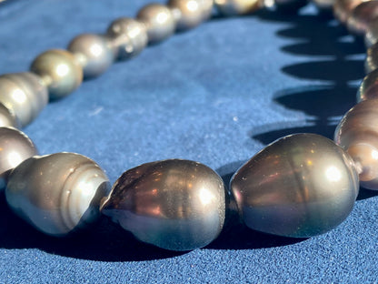TAHITIAN  BAROQUE PEARL NECKLACE