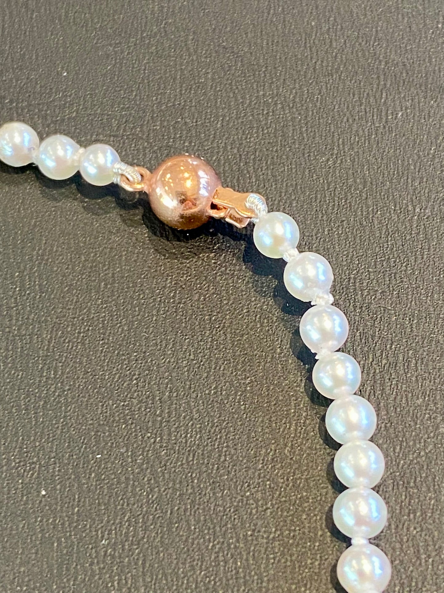 14KR GRADUATED AKOYA PEARL NECKLACE