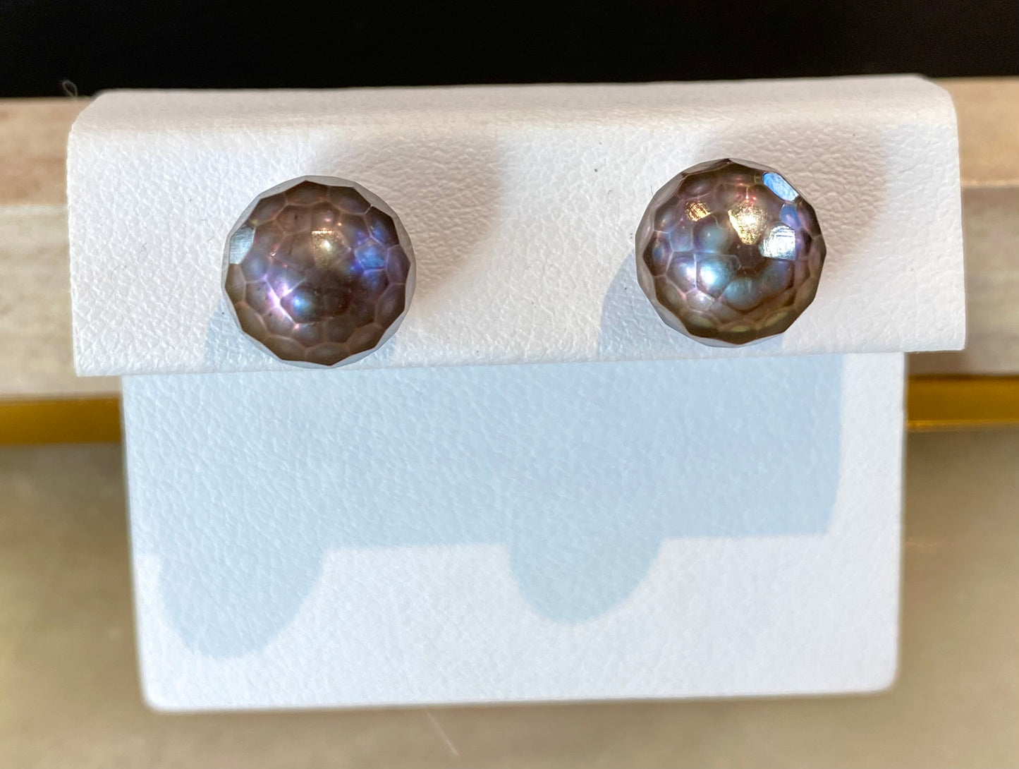 14KW FACETED BLACK PEARL STUDS