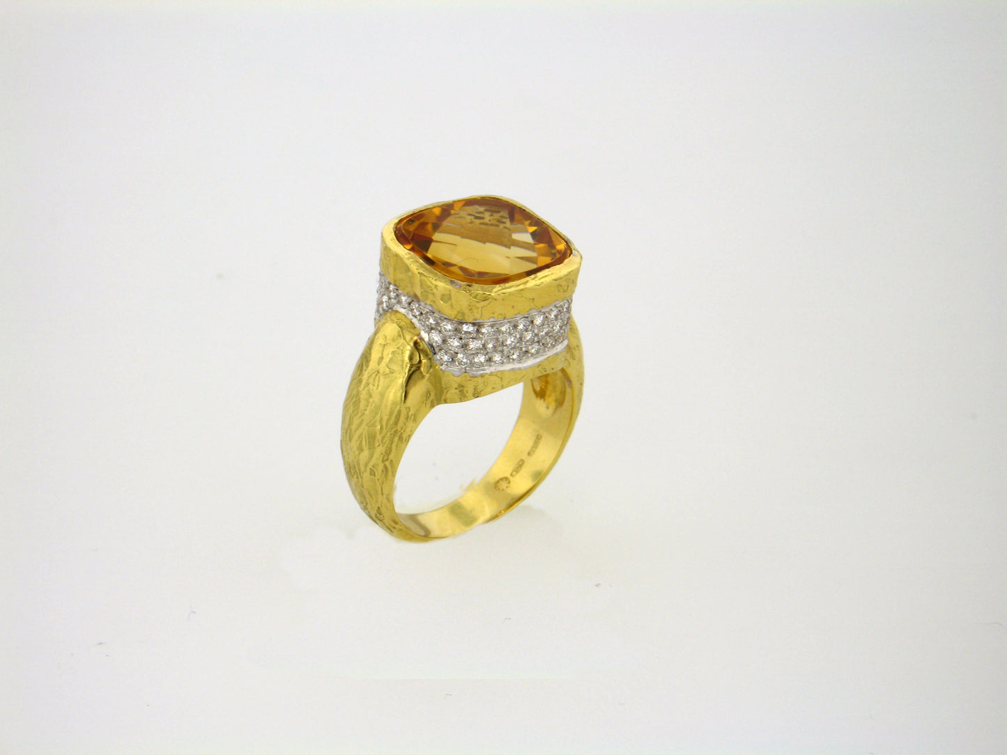 18KY CITRINE AND DIAMOND RING