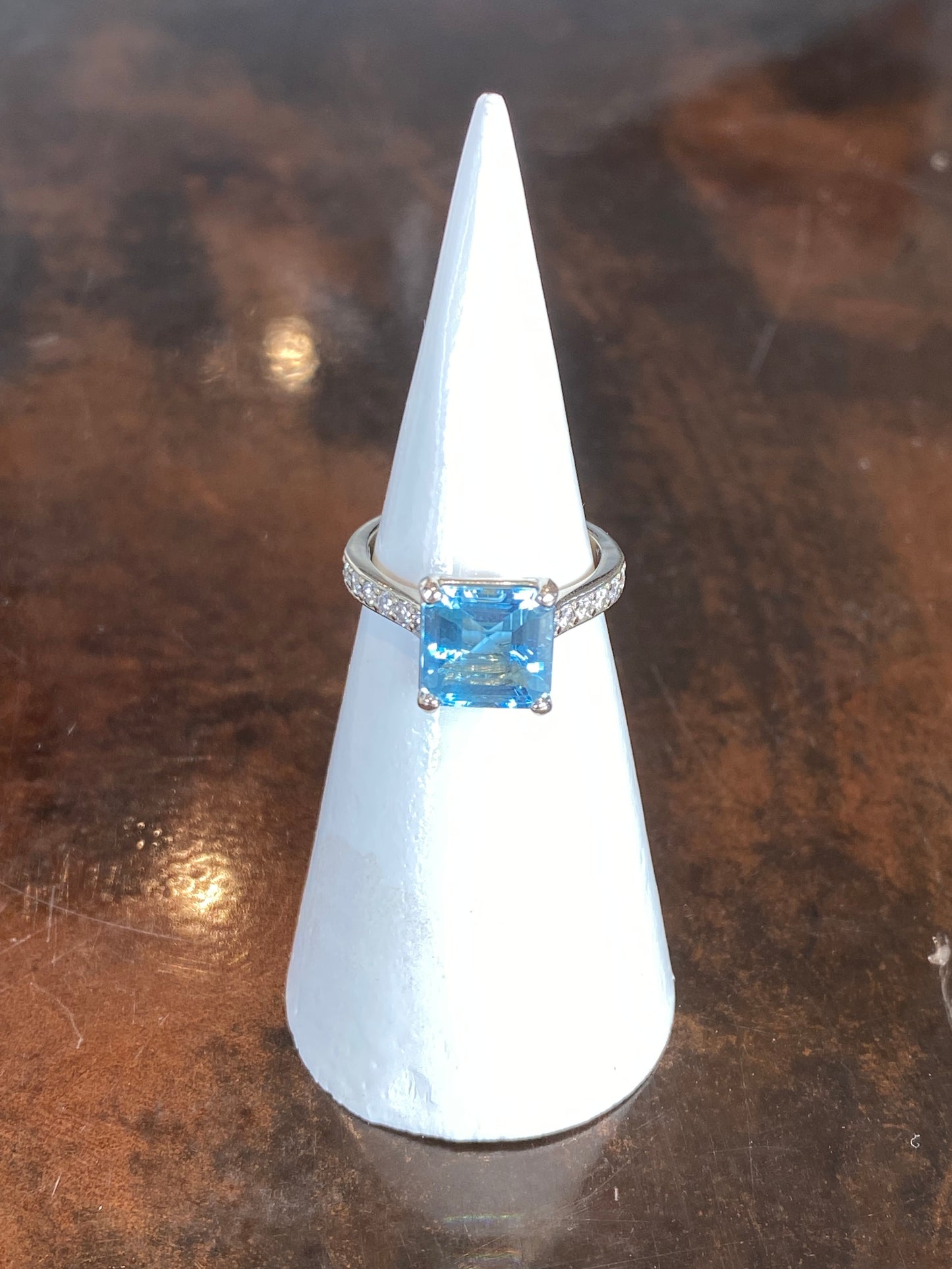 18KW Aquamarine and Diamond Ring