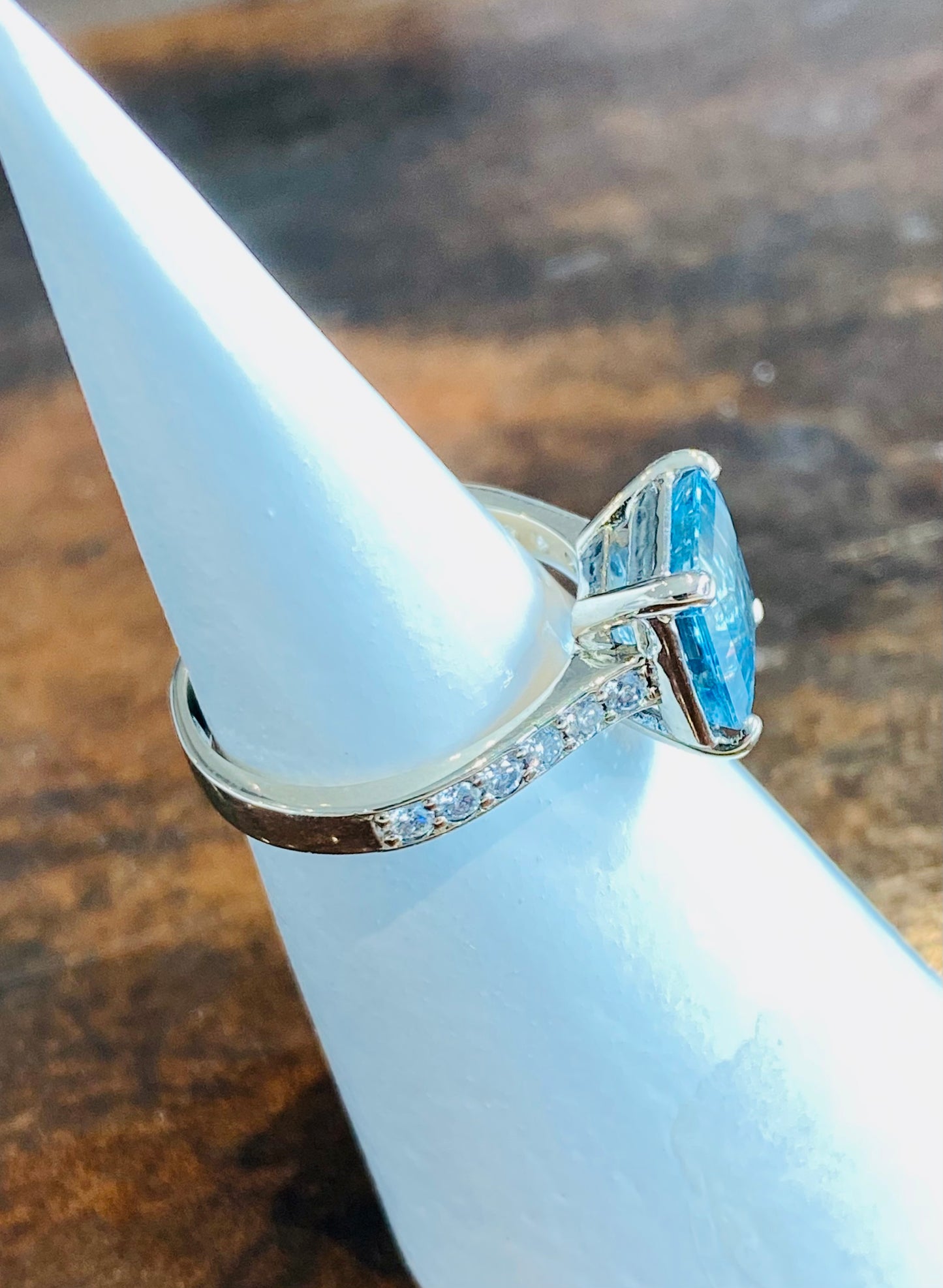 18KW Aquamarine and Diamond Ring